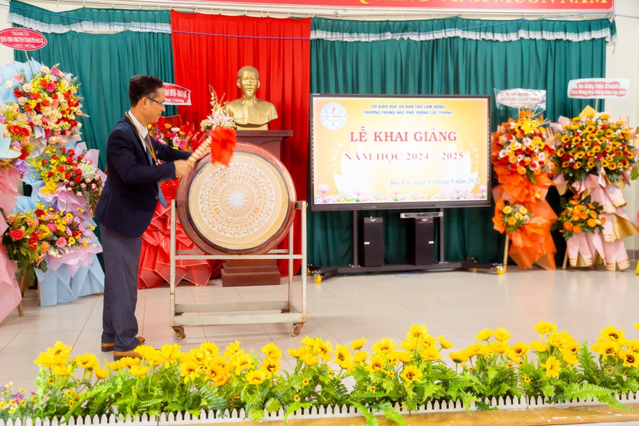 TRƯỜNG THPT LỘC THANH TỔ CHỨC LỄ KHAI GIẢNG NĂM HỌC 2024 – 2025 