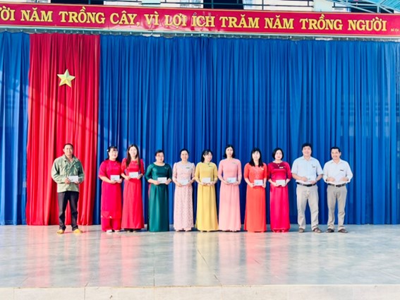 CĐCS TRƯỜNG THPT TRƯỜNG CHINH TỔ CHỨC SƠ KẾT PHONG TRÀO THI ĐUA ĐỢT 3 VÀ PHÁT ĐỘNG THI ĐUA ĐỢT 4