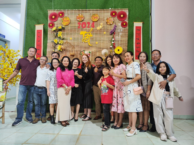 THPT CHUYÊN BẢO LỘC TỔ CHỨC TẤT NIÊN MỪNG ĐẢNG – MỪNG XUÂN GIÁP THÌN