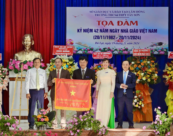 TRƯỜNG THCS&THPT TÂY SƠN TỔ CHỨC TỌA ĐÀM KỶ NIỆM 42 NĂM NGÀY NHÀ GIÁO VIỆT NAM (20/11/1982 – 20/11/2024)