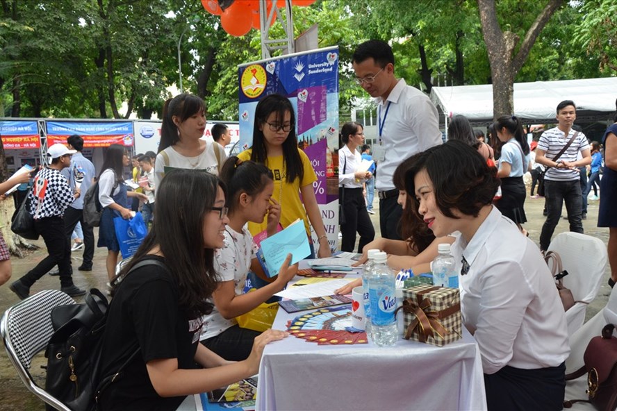 Đào tạo chuyên gia tham vấn học đường: Hứa hẹn “bình cũ rượu mới”?