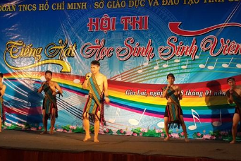 Hội thi tiếng hát học sinh,sinh viên