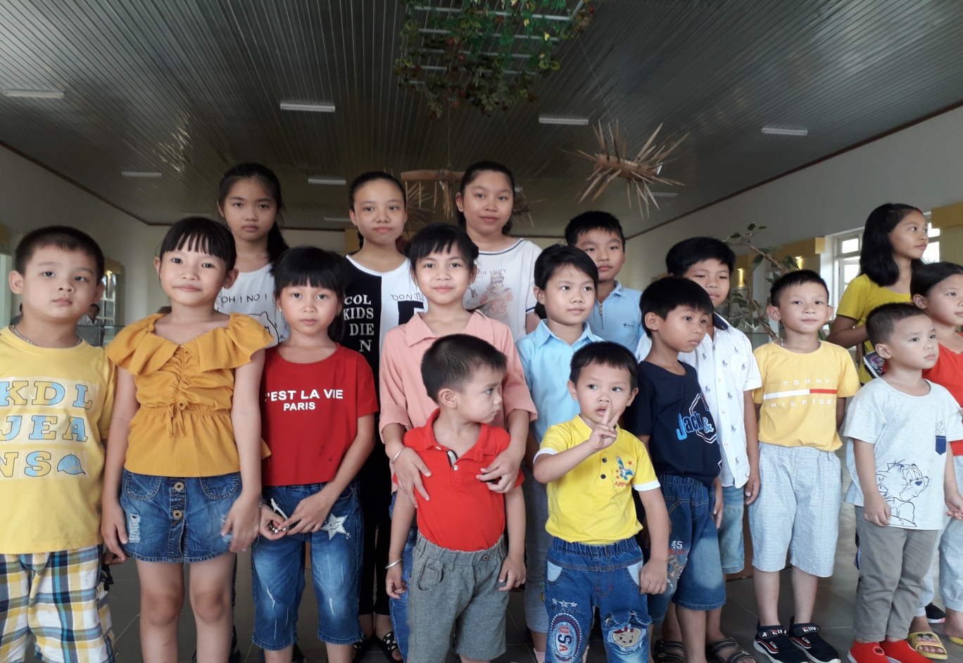 CĐCS Trường THPT Gia Viễn  tổ chức hoạt động kỉ niệm ngày Quốc tê thiếu nhi cho con em ĐVLĐ