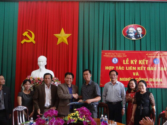 Trường Cao đẳng Sư phạm Đà Lạt và Trường Đại học Đồng Tháp tổ chức  Lễ ký kết hợp tác liên kết đào tạo và kết nghĩa công đoàn