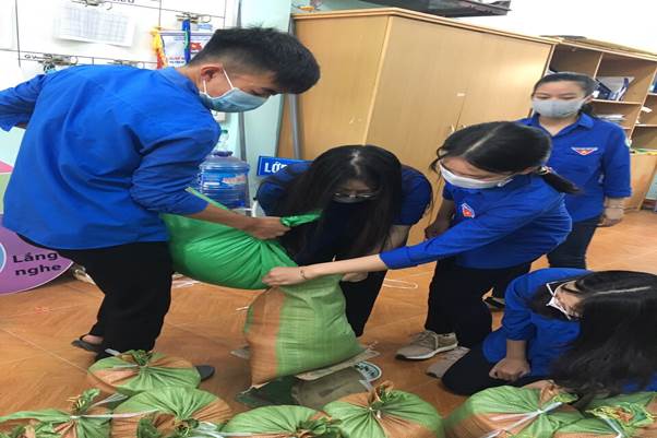 Đoàn trường THPT Bảo Lộc với phong trào “Hạt gạo mùa Covid”