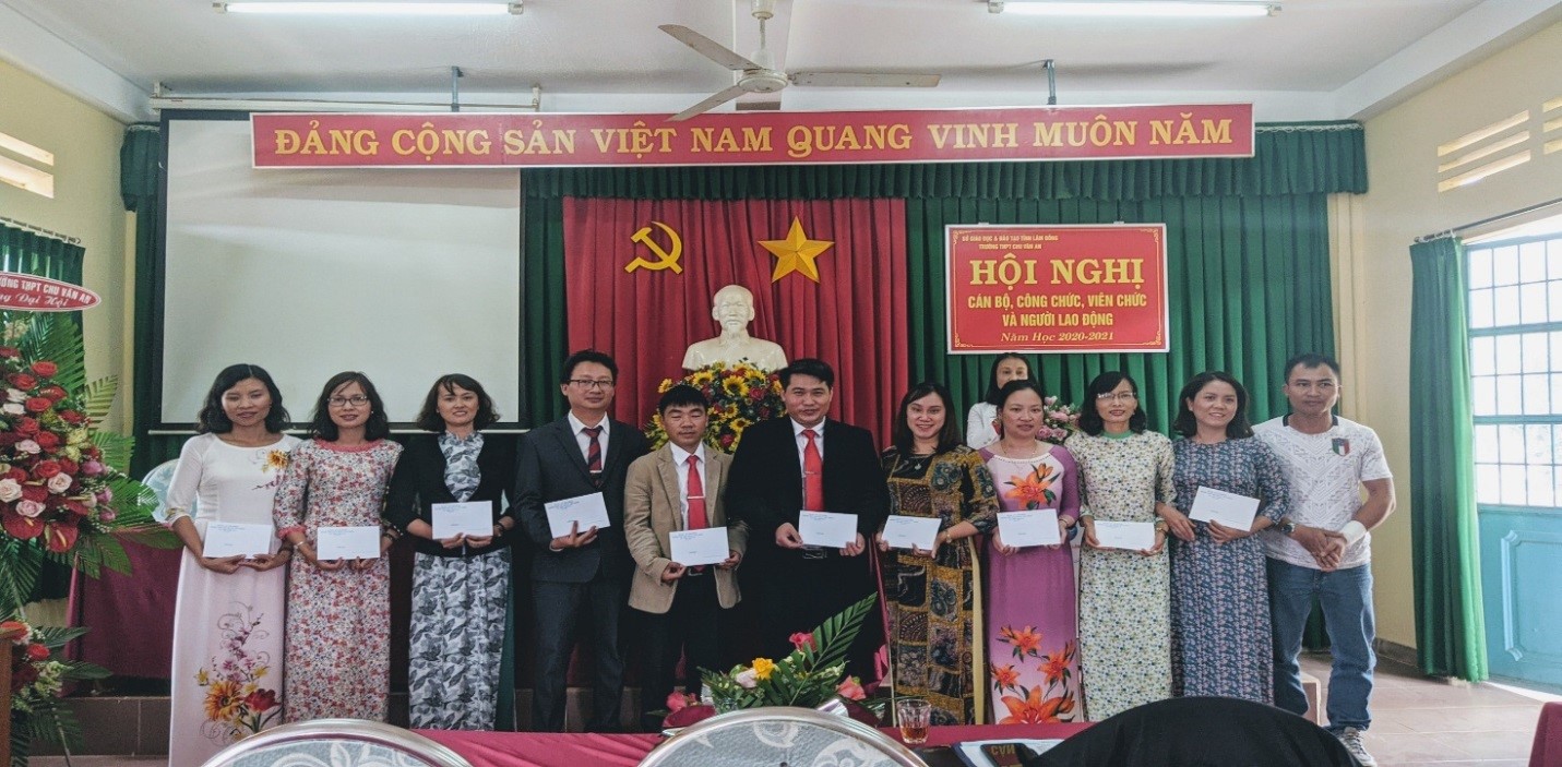 HỘI NGHỊ CBCC- VC TRƯỜNG THPT CHU VĂN AN NĂM HỌC 2020-2021