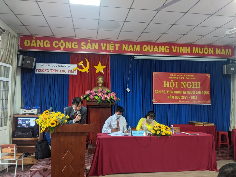 TRƯỜNG THPT LỘC PHÁT TỔ CHỨC THÀNH CÔNG HỘI NGHỊ CBVC NĂM HỌC 2021 - 2022