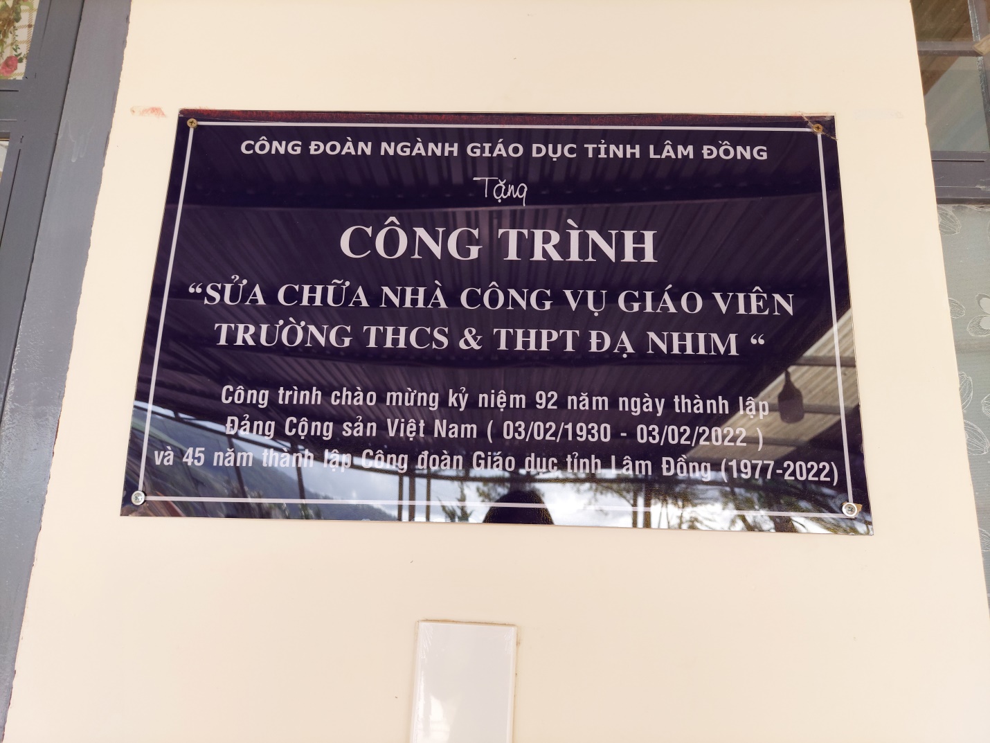 BÀN GIAO CÔNG TRÌNH NÂNG CẤP , SỬA CHỮA NHÀ CÔNG VỤ GIÁO VIÊN TẠI TRƯỜNG THCS&THPT ĐẠ NHIM HUYỆN LẠC DƯƠNG