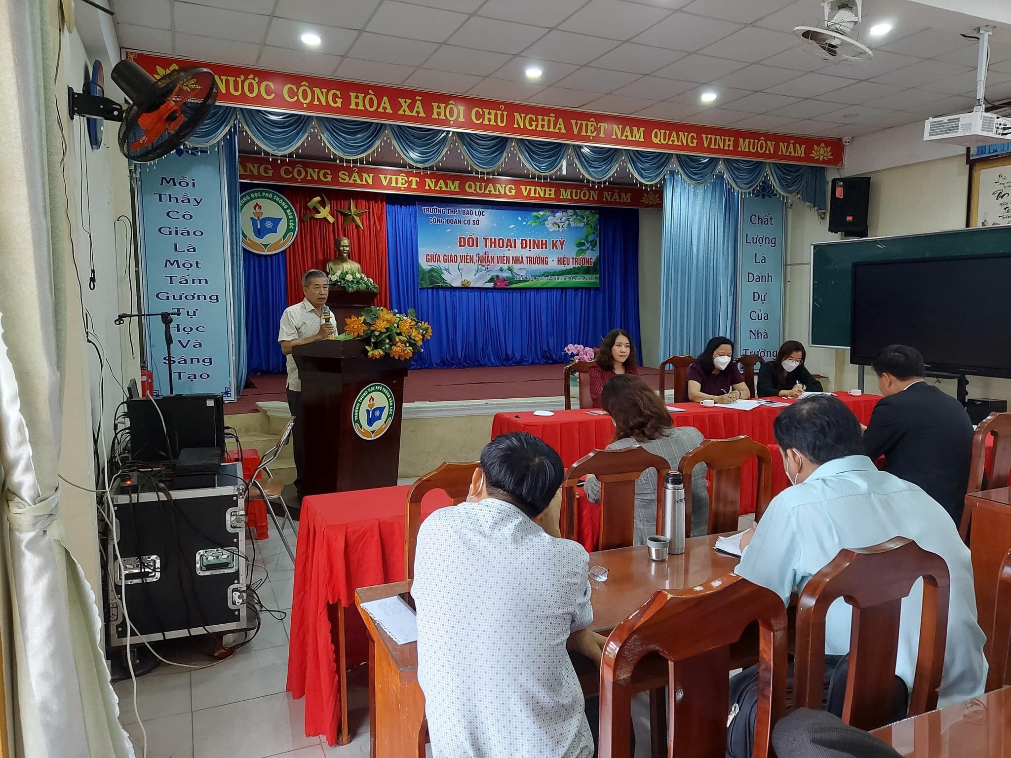 ĐỐI THOẠI – TÌM TIẾNG NÓI CHUNG VÌ MỤC TIÊU XÂY DỰNG “TRƯỜNG HỌC HẠNH PHÚC”, PHÁT HUY TRUYỀN THỐNG CỦA TRƯỜNG ĐIỂM XỨ TRÀ B’LAO