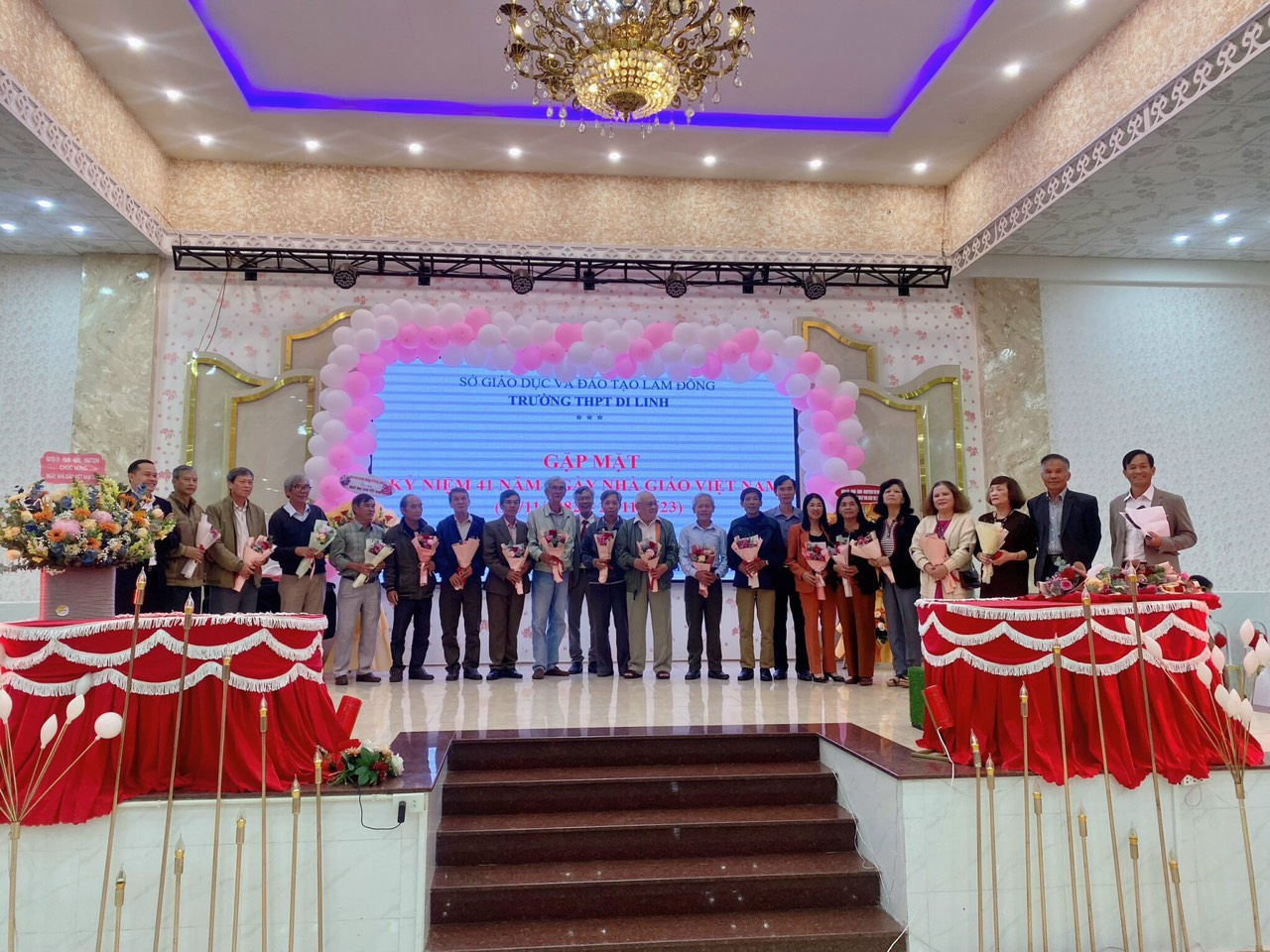 TRƯỜNG THPT DI LINH VỚI CÁC HOẠT ĐỘNG SÔI NỔI CHÀO MỪNG NGÀY NHÀ GIÁO VIỆT NAM 20/11/2023