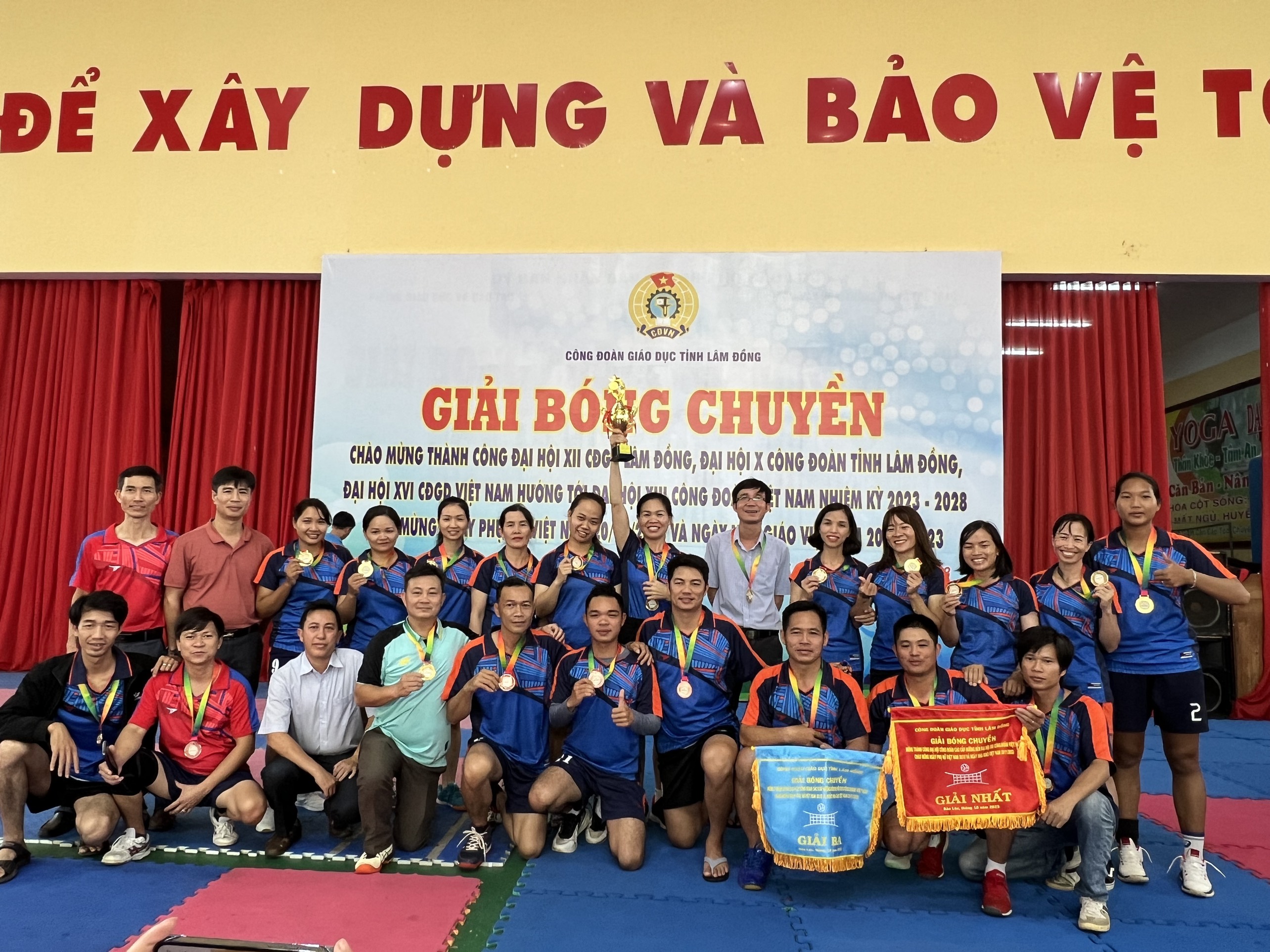 CỤM HUYỆN BẢO LÂM THAM GIA GIẢI BÓNG CHUYỀN CÁN BỘ, NHÀ GIÁO, NGƯỜI LAO ĐỘNG KHỐI TRỰC THUỘC NĂM HỌC 2023-2024