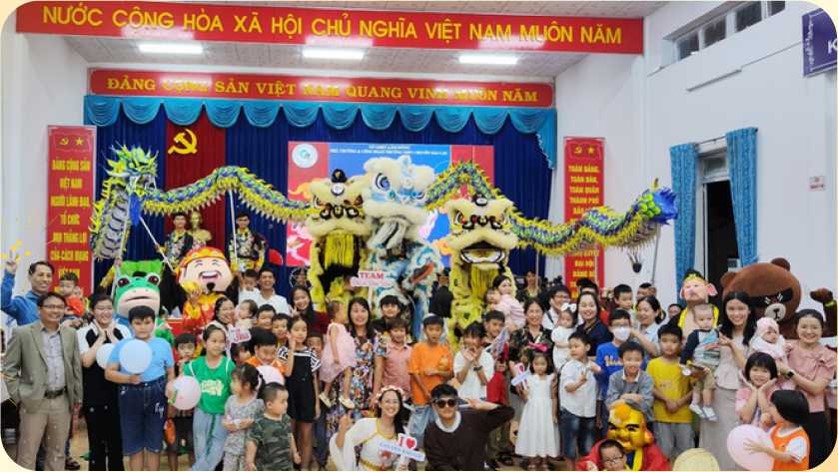 "Phá cỗ đêm rằm" đón tết Trung thu- Trường THPT Chuyên Bảo Lộc