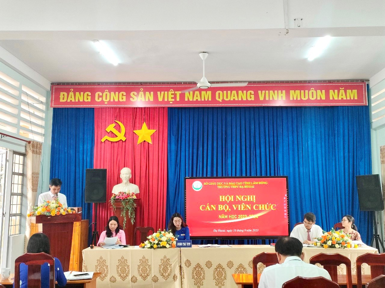 CÔNG ĐOÀN CƠ SỞ TRƯỜNG THPT ĐẠ HUOAI PHỐI HỢP TỔ CHỨC THÀNH CÔNG HỘI NGHỊ CÁN BỘ, VIÊN CHỨC NĂM HỌC 2023-2024