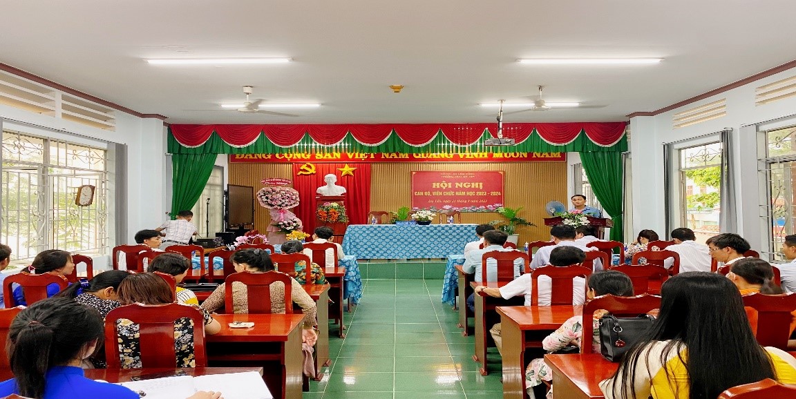 HỘI NGHỊ CÁN BỘ - VIÊN CHỨC NĂM HỌC 2023-2024: HỘI NGHỊ CỦA SỰ ĐOÀN KẾT, TRÁCH NHIỆM