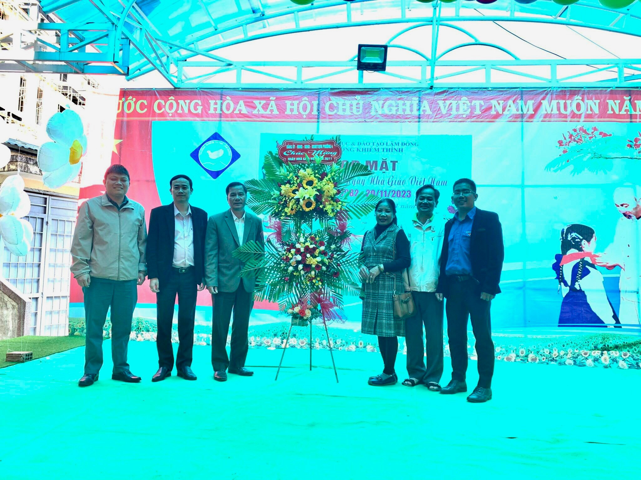 CÔNG ĐOÀN TRƯỜNG KHIẾM THÍNH TỔ CHỨC HỌP MẶT TRI  ÂN “NGƯỜI GIEO CHỮ THẦM LẶNG”