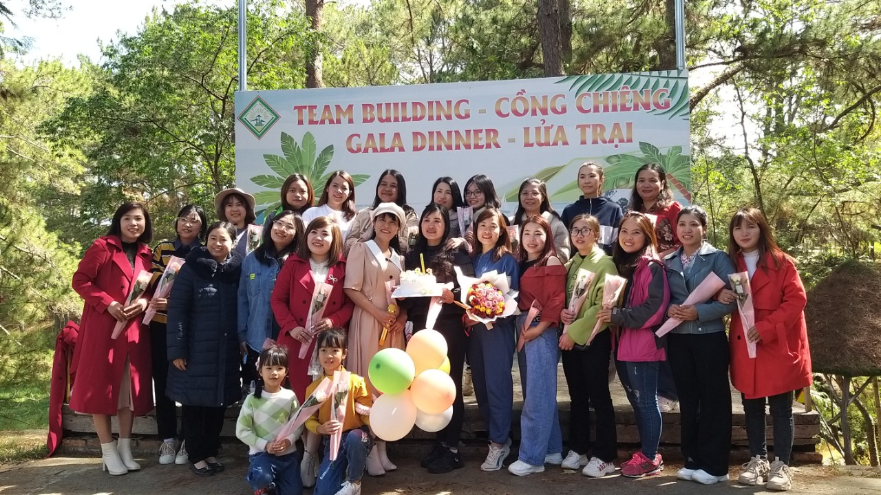 Chuyến tham quan dã ngoại nhân ngày 8-3