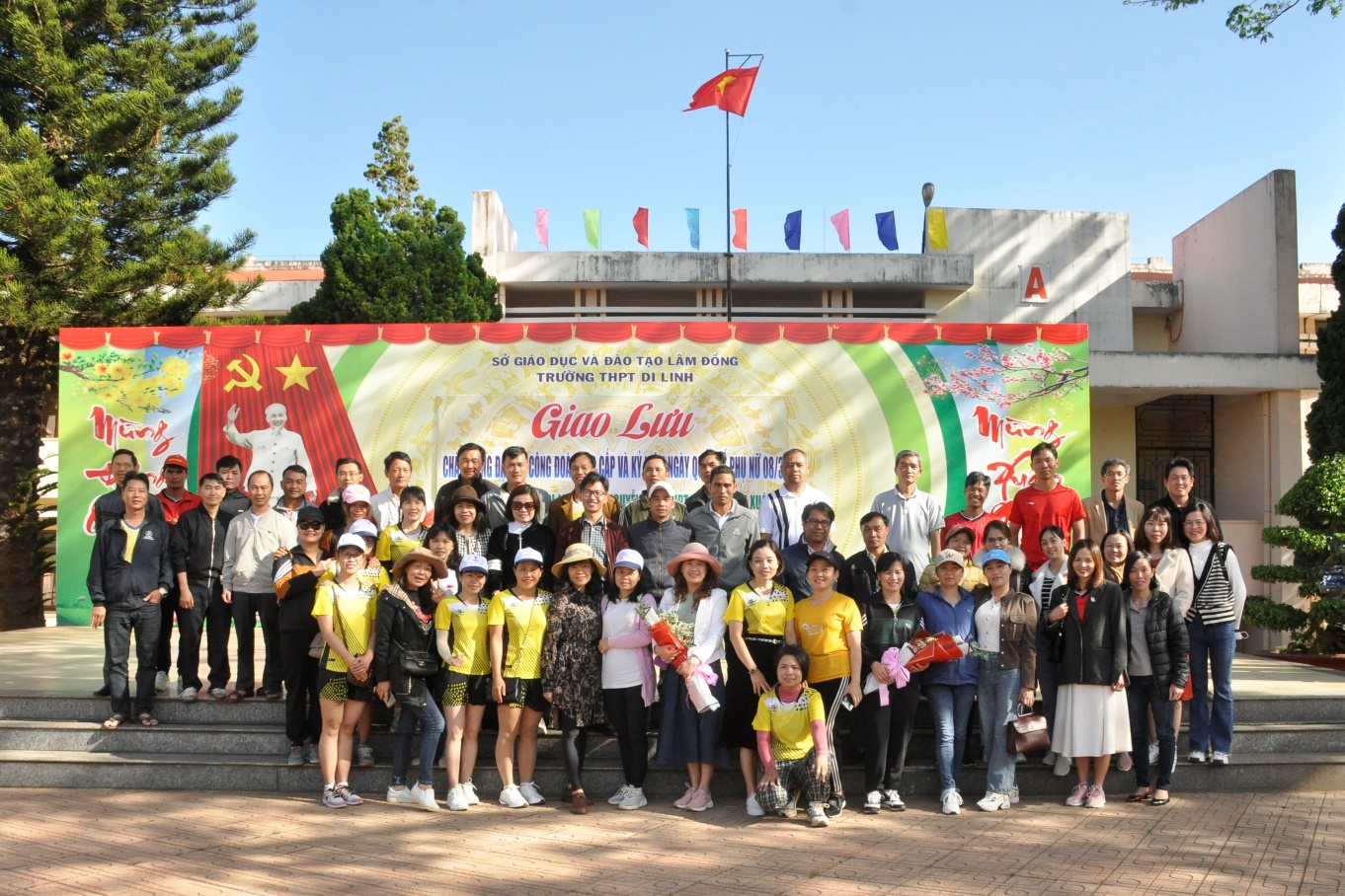 GIAO LƯU CHÀO MỪNG ĐẠI HỘI CÔNG ĐOÀN CÁC CẤP VÀ  KỶ NIỆM NGÀY QUỐC TẾ PHỤ NỮ 8/3