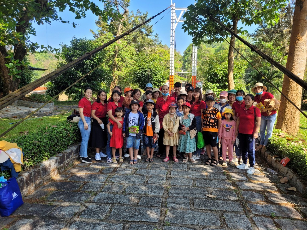 HOẠT ĐỘNG THAM QUAN DÃ NGOẠI CHÀO MỪNG 8/3 CỦA CÔNG ĐOÀN TRƯỜNG THPT QUANG TRUNG