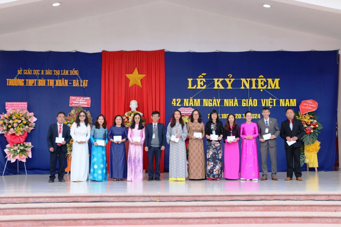 Công đoàn trường Trung học phổ thông Bùi Thị Xuân phối hợp với chính quyền tổ chức Lễ kỷ niệm 42 năm ngày  nhà giáo Việt Nam ( 20/11/1982- 20/11/2024).