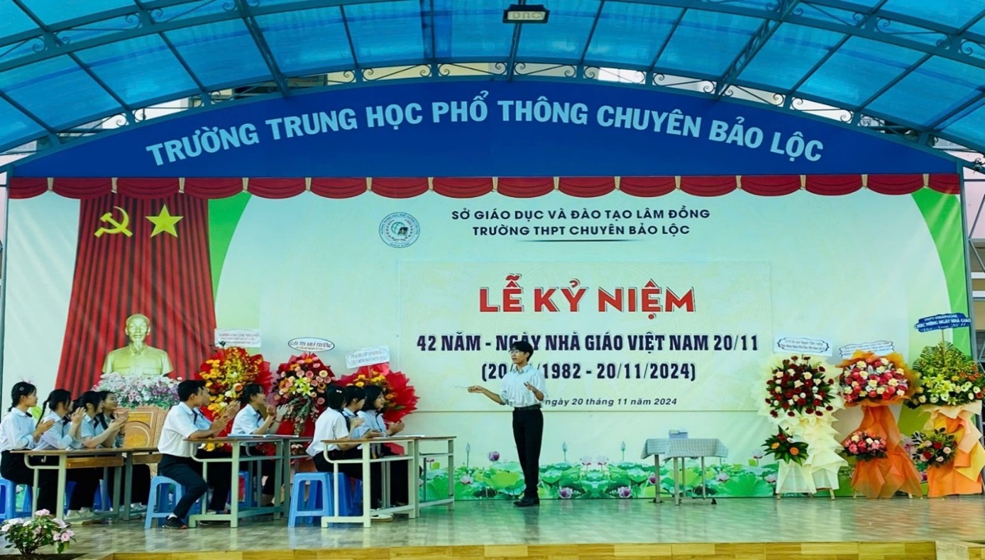 TRƯỜNG THPT CHUYÊN BẢO LỘC TỔ CHỨC LỄ KỶ NIỆM  42 NĂM NGÀY NHÀ GIÁO VIỆT NAM 20/11