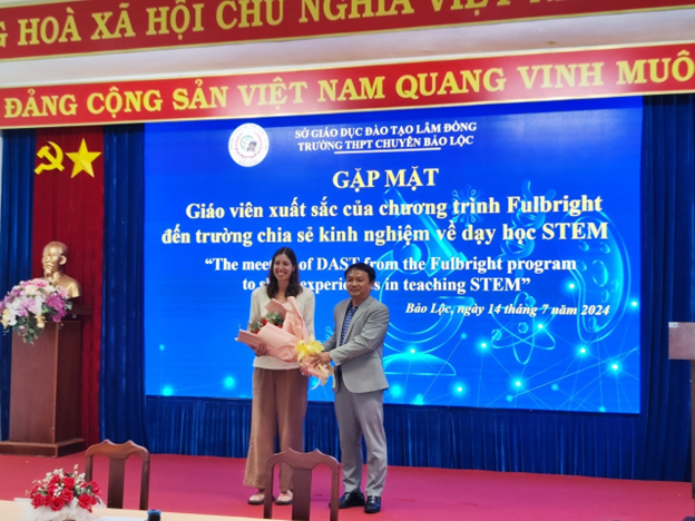 GIÁO VIÊN XUẤT SẮC CỦA CHƯƠNG TRÌNH FULBRIGHT GẶP MẶT VÀ CHIA SẺ KINH NGHIỆM DẠY HỌC STEM TẠI TRƯỜNG THPT CHUYÊN BẢO LỘC