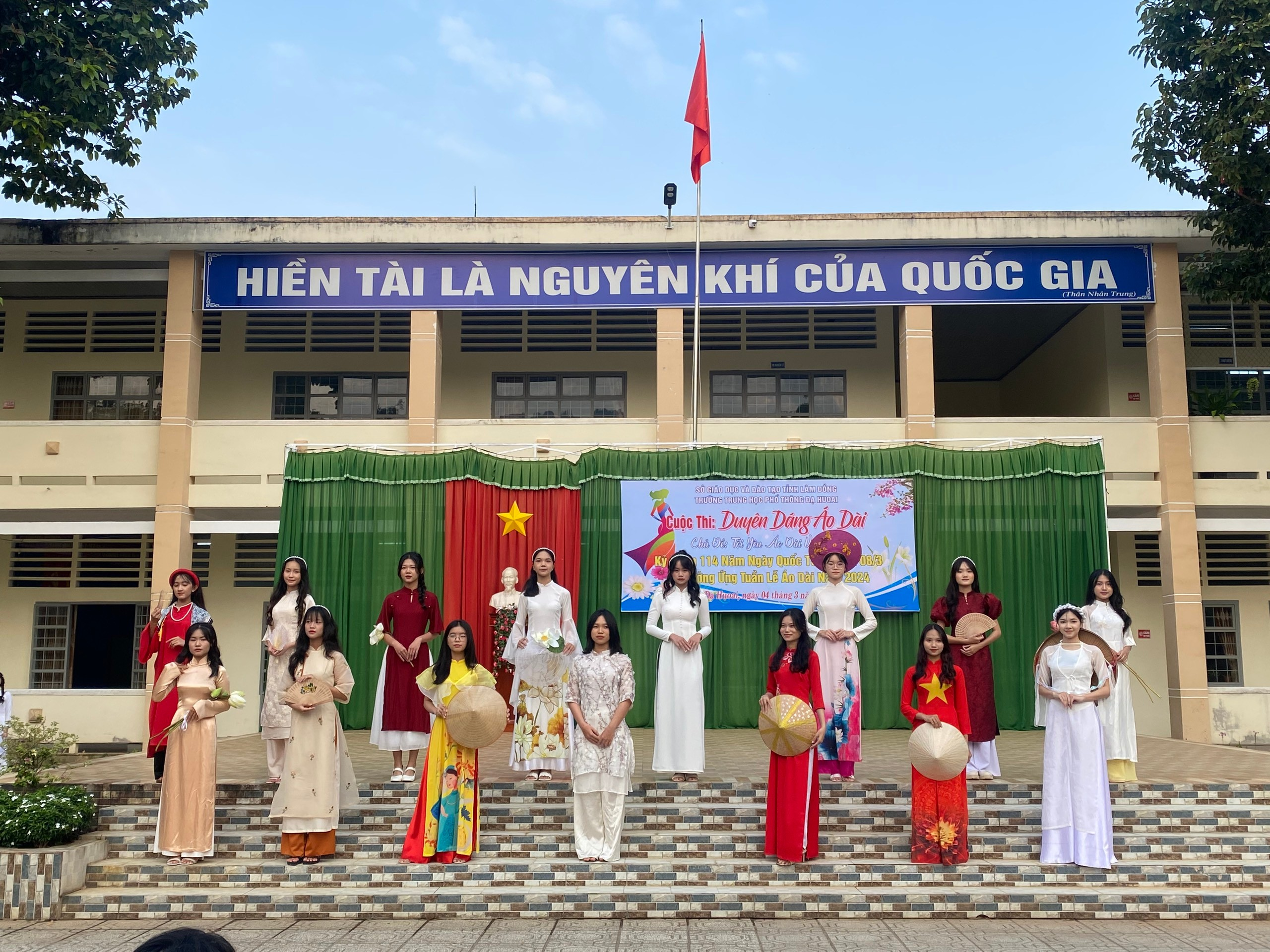 CĐCS TRƯỜNG THPT ĐẠ HUOAI TÔ CHỨC CÁC HOẠT ĐỘNG CHÀO MỪNG 114 NĂM NGÀY QUỐC TẾ PHỤ NỮ VÀ KỶ NIỆM 1984 NĂM KHỞI NGHĨA HAI BÀ TRƯNG