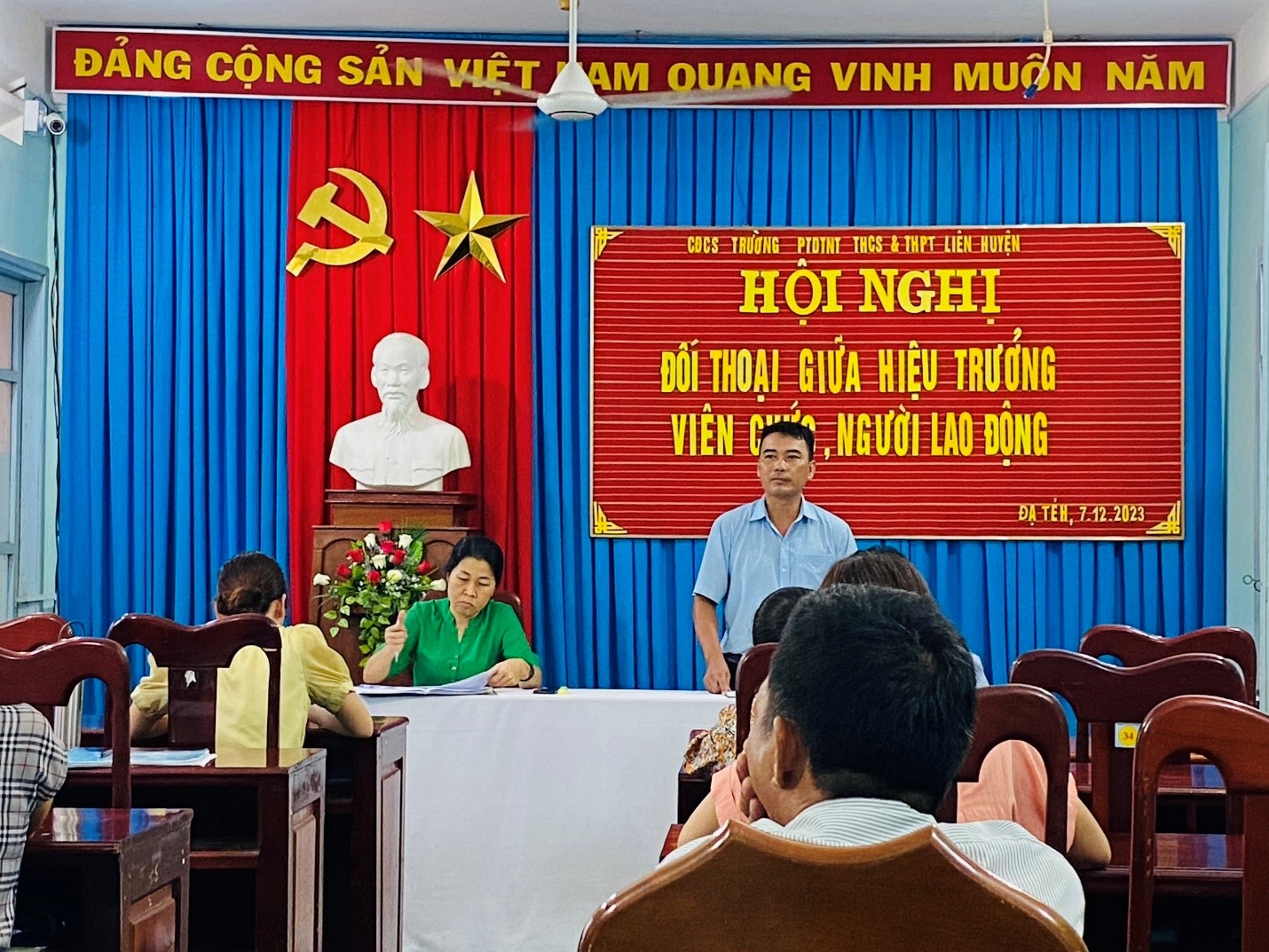 CĐCS TRƯỜNG PTDTNT THCS-THPT LIÊN HUYỆN PHÍA NAM  TỔ CHỨC HỘI NGHỊ ĐỐI THOẠI ĐỊNH KÌ