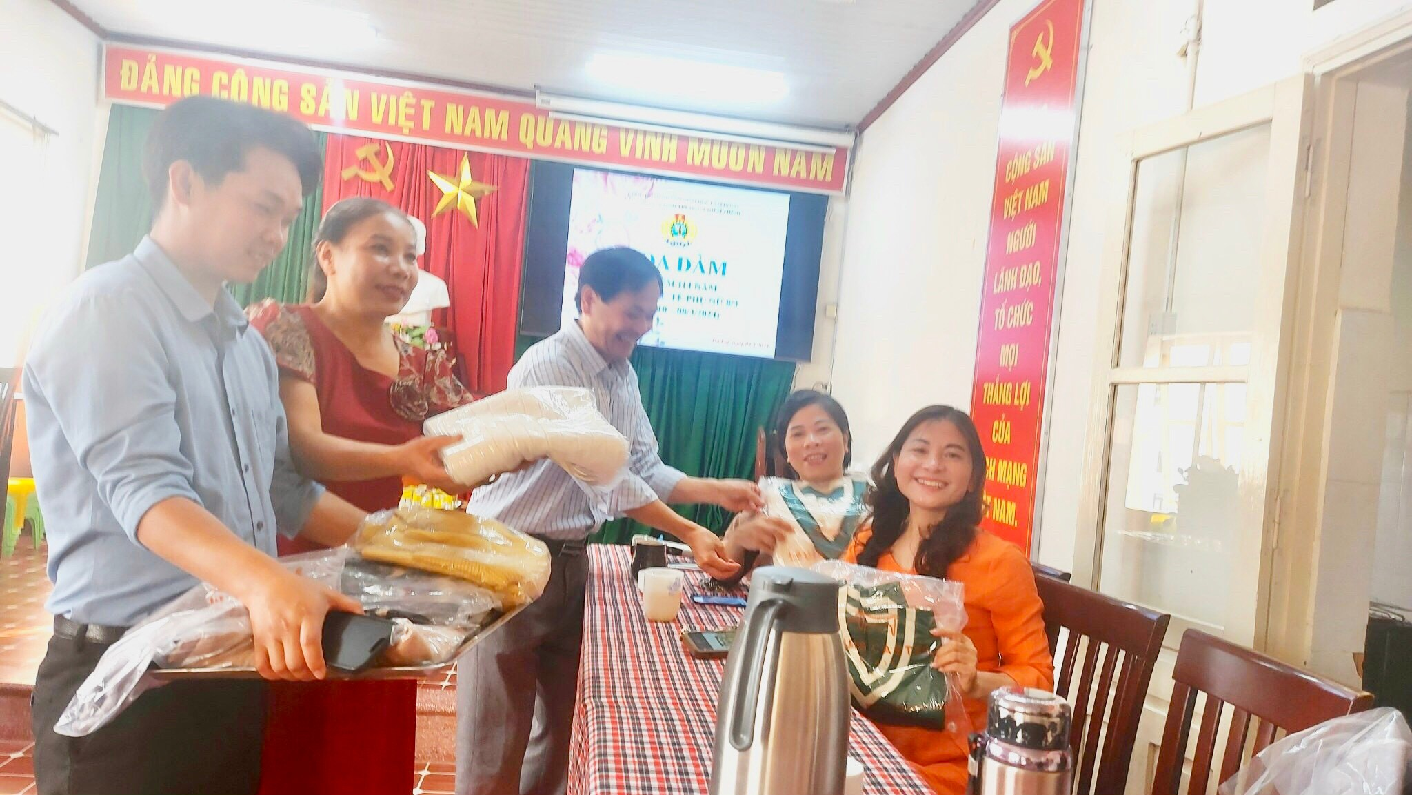 CÔNG ĐOÀN TRƯỜNG KHIẾM THÍNH TỔ CHỨC TỌA ĐÀM KỶ NIỆM 114 NĂM NGÀY QUỐC TẾ PHỤ NỮ 8/3