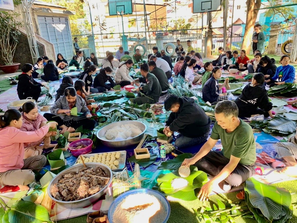 CÔNG ĐOÀN TRƯỜNG KHIẾM THÍNH VỚI NGÀY HỘI “ BÁNH CHƯNG XANH”- TRAO YÊU THƯƠNG, HẠNH PHÚC.