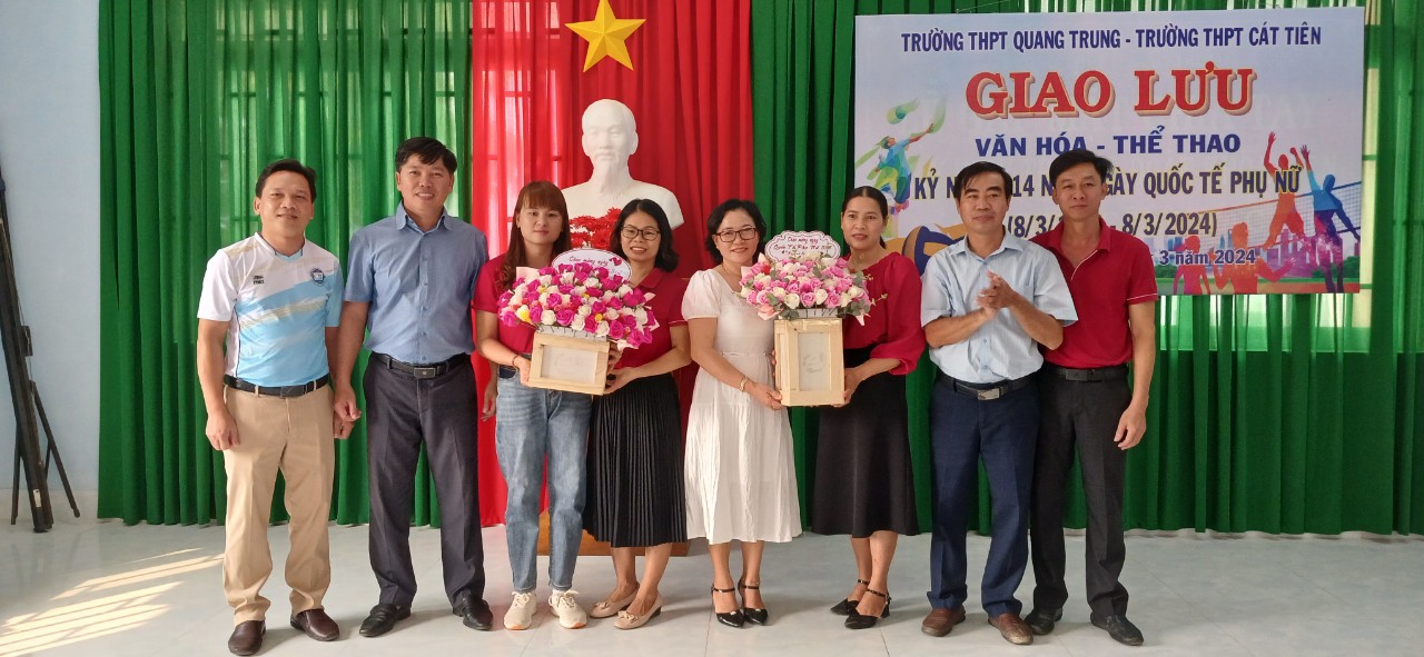 CĐCS TRƯỜNG THPT QUANG TRUNG: SÔI NỔI CÁC HOẠT ĐỘNG CHÀO MỪNG 114 NĂM NGÀY QUỐC TẾ PHỤ NỮ 8/3