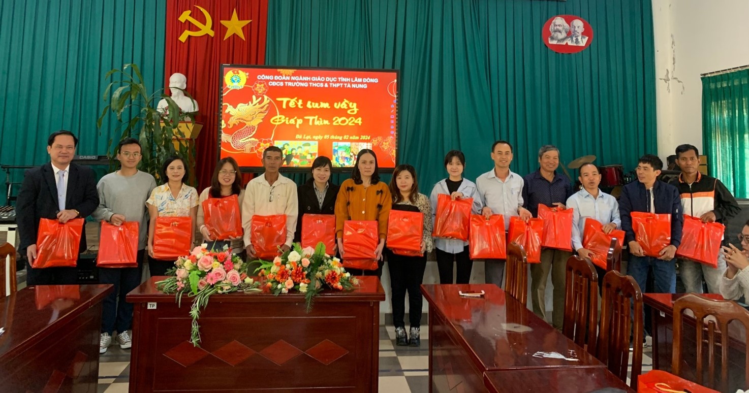 CĐCS TRƯỜNG THCS &THPT TÀ NUNG VỚI HOẠT ĐỘNG “ TẾT SUM VẦY – XUÂN CHIA SẺ”