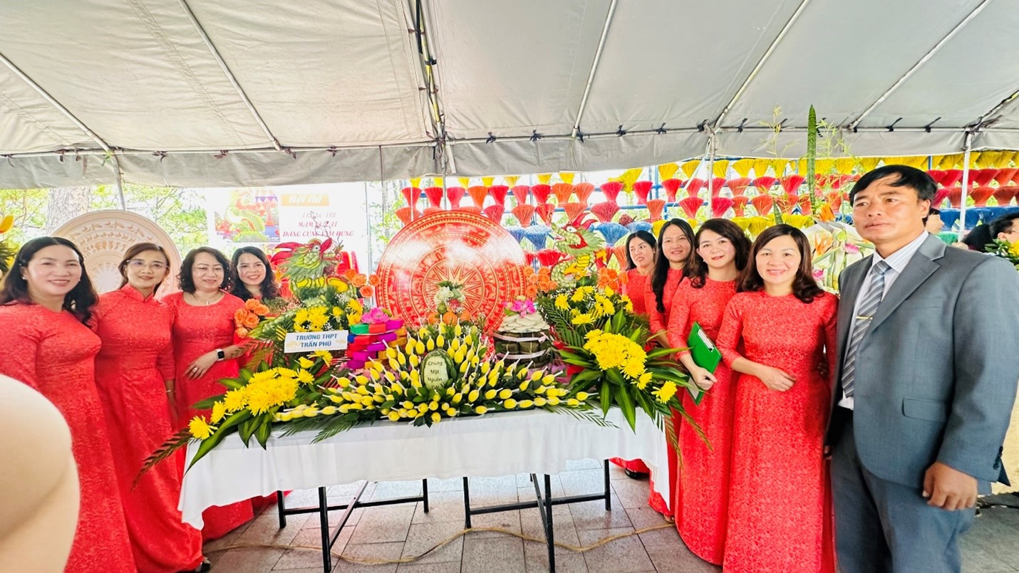 CÔNG ĐOÀN CƠ SỞ TRƯỜNG THPT TRẦN PHÚ THAM GIA HỘI THI TRANG TRÍ MÂM LỄ VẬT DÂNG CÚNG VUA HÙNG NĂM 2024