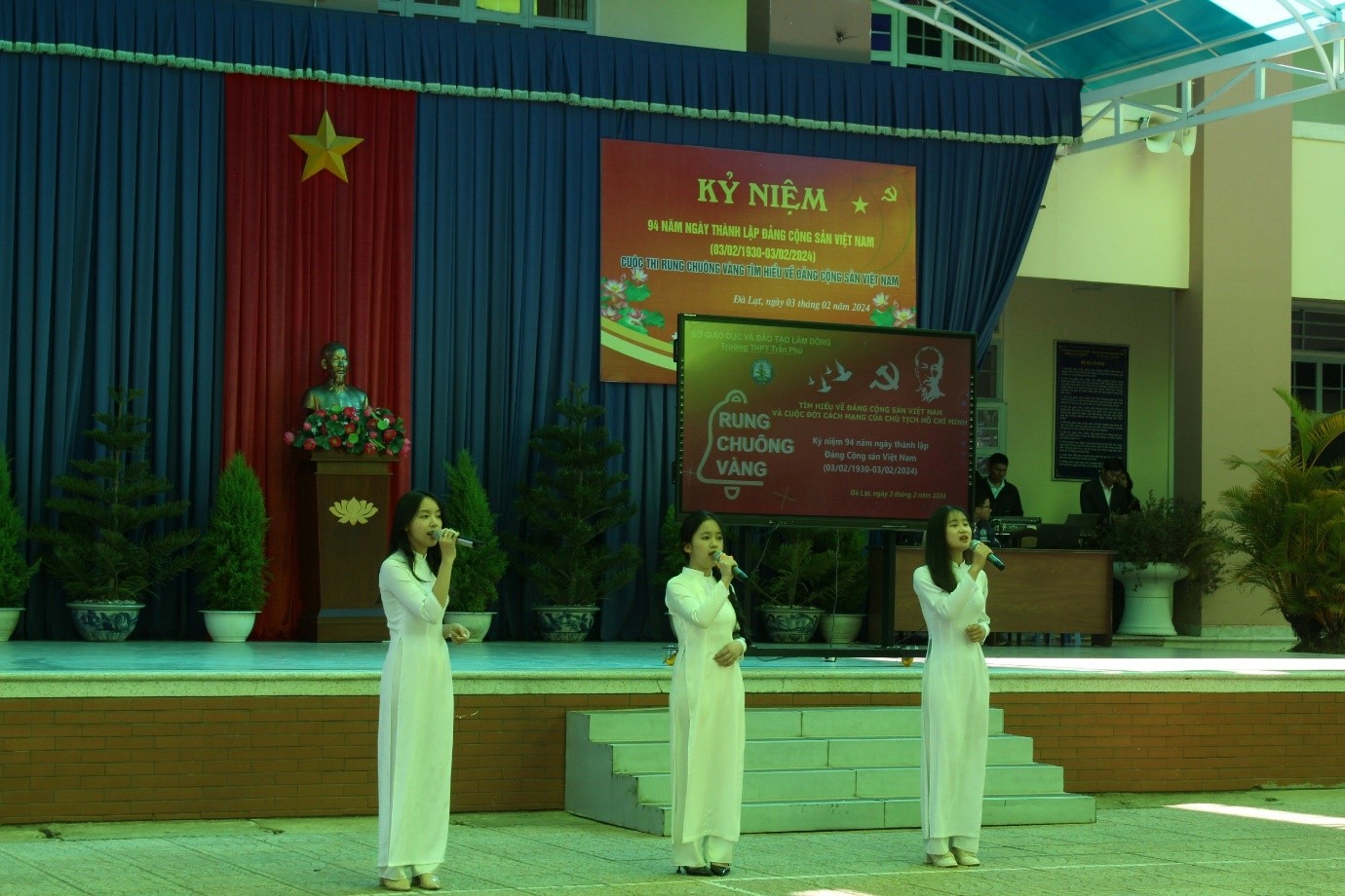 TRƯỜNG THPT TRẦN PHÚ TỔ CHỨC CUỘC THI “RUNG CHUÔNG VÀNG” CHÀO MỪNG 94 NĂM NGÀY THÀNH LẬP ĐẢNG CỘNG SẢN VIỆT NAM