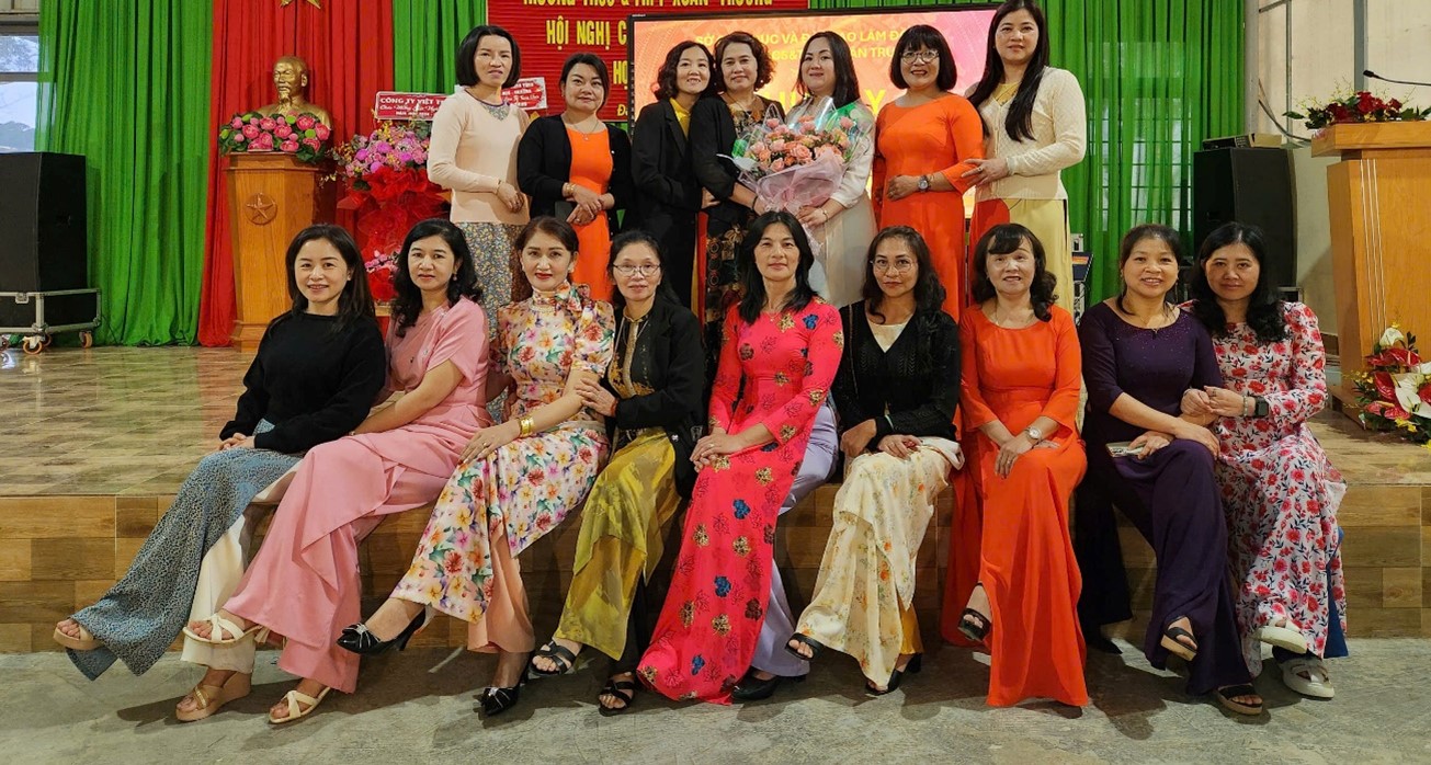 TRƯỜNG THCS VÀ THPT XUÂN TRƯỜNG TỔ CHỨC CHIA TAY GIÁO VIÊN NGHỈ HƯU