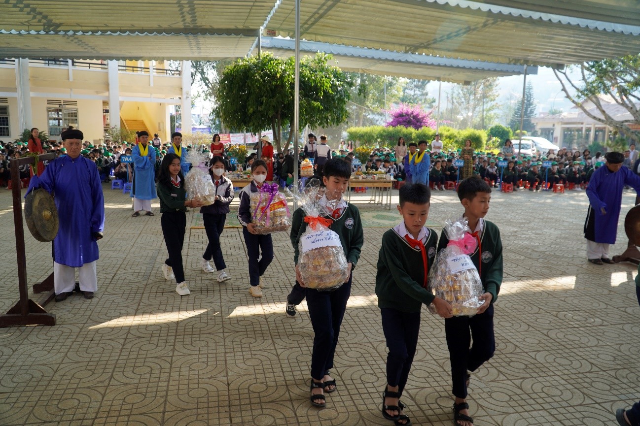 CÔNG ĐOÀN CƠ SỞ TRƯỜNG THCS & THPT XUÂN TRƯỜNG TỔ CHỨC LỄ GIỖ TỔ HÙNG VƯƠNG