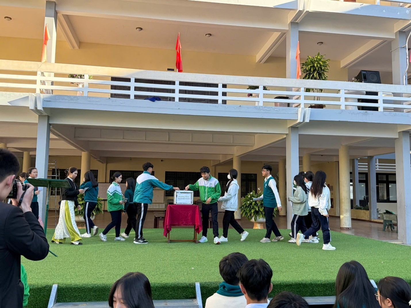 CHƯƠNG TRÌNH "ẤM ÁP MÙA XUÂN" TẠI TRƯỜNG PT HERMANN GMEINER ĐÀ LẠT: LAN TỎA YÊU THƯƠNG, KẾT NỐI CỘNG ĐỒNG