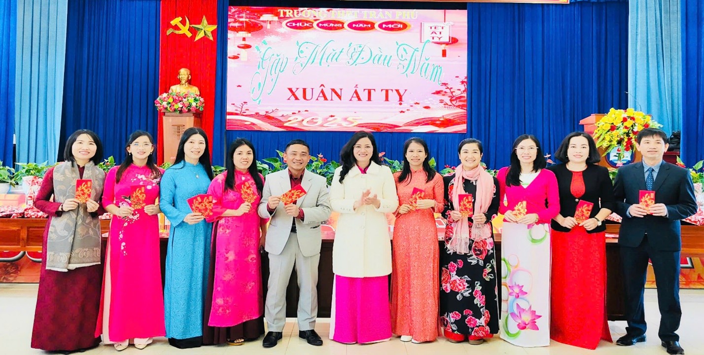 CÔNG ĐOÀN TRƯỜNG THPT TRẦN PHÚ TỔ CHỨC GẶP MẶT ĐẦU XUÂN ẤT TỴ 2025