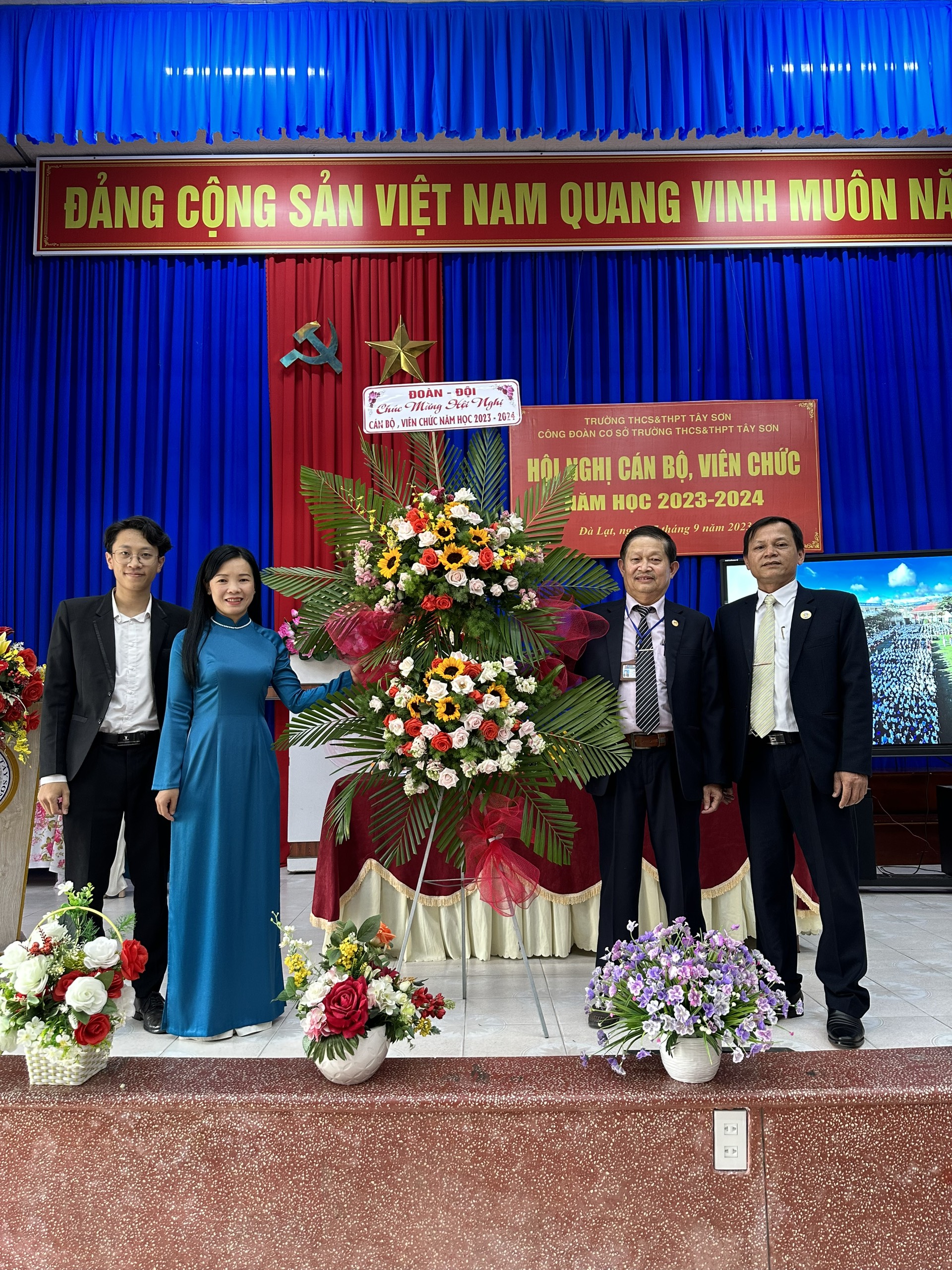 TRƯỜNG THCS&THPT TÂY SƠN TỔ CHỨC HỘI NGHỊ CÁN BỘ, VIÊN CHỨC NĂM HỌC 2023 – 2024