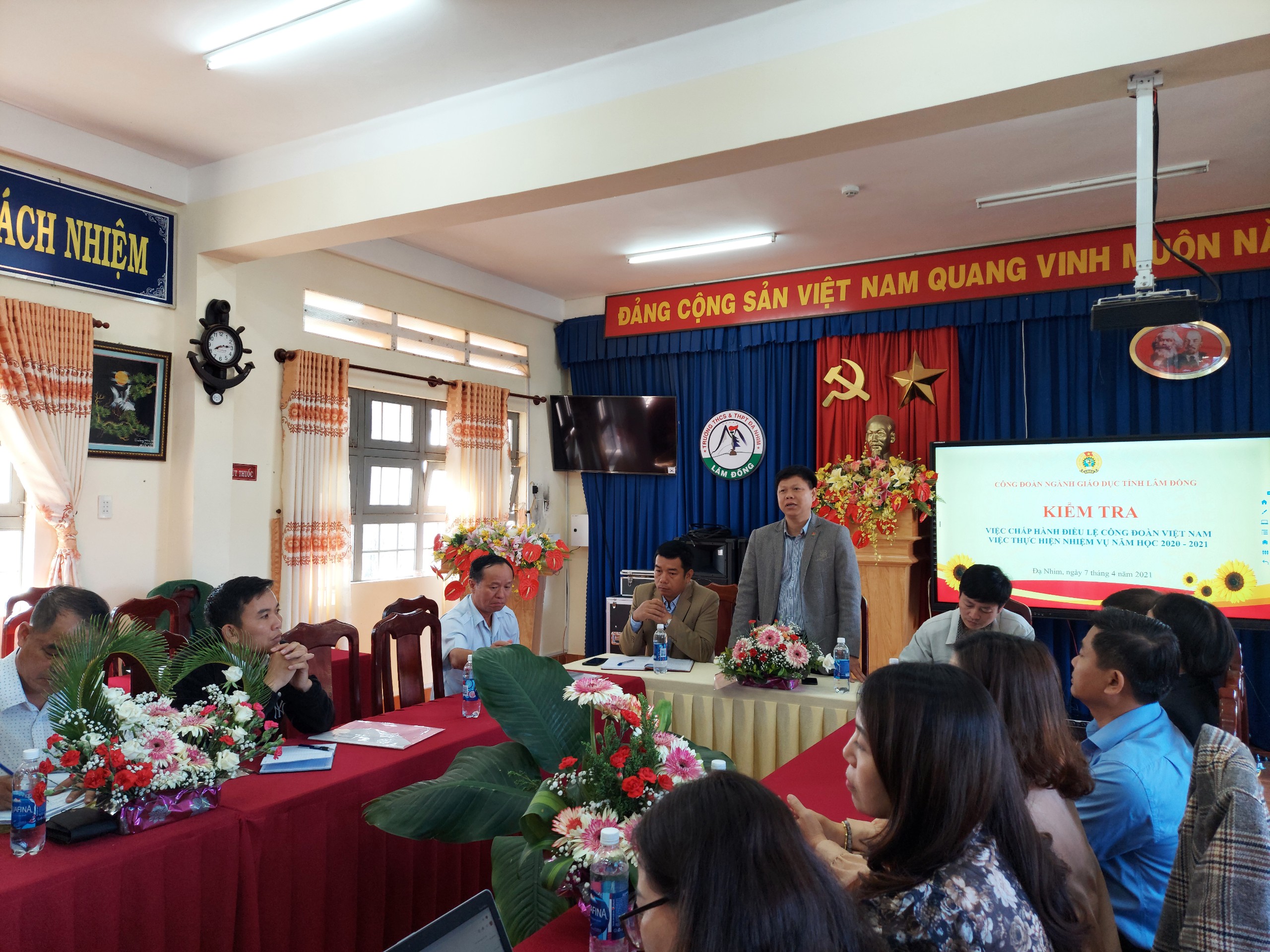  Kiểm tra việc thực hiện nhiệm vụ năm học và chấp hành Điều lệ Công đoàn Việt Nam năm học 2020-2021