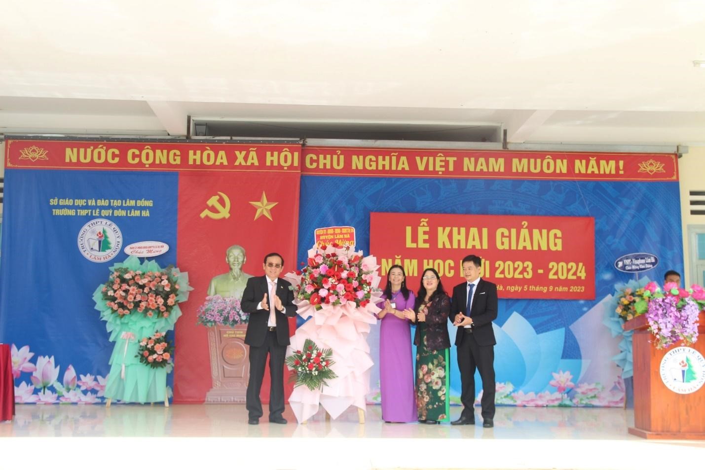 TRƯỜNG THPT LÊ QUÝ ĐÔN – LÂM HÀ LONG TRỌNG  TỔ CHỨC LỄ KHAI GIẢNG NĂM HỌC 2023 - 2024