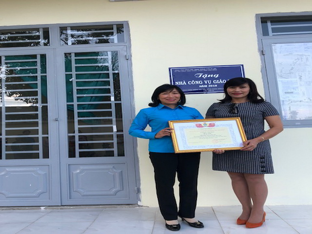 Lễ bàn giao nhà công vụ Trường THPT Lộc Thành