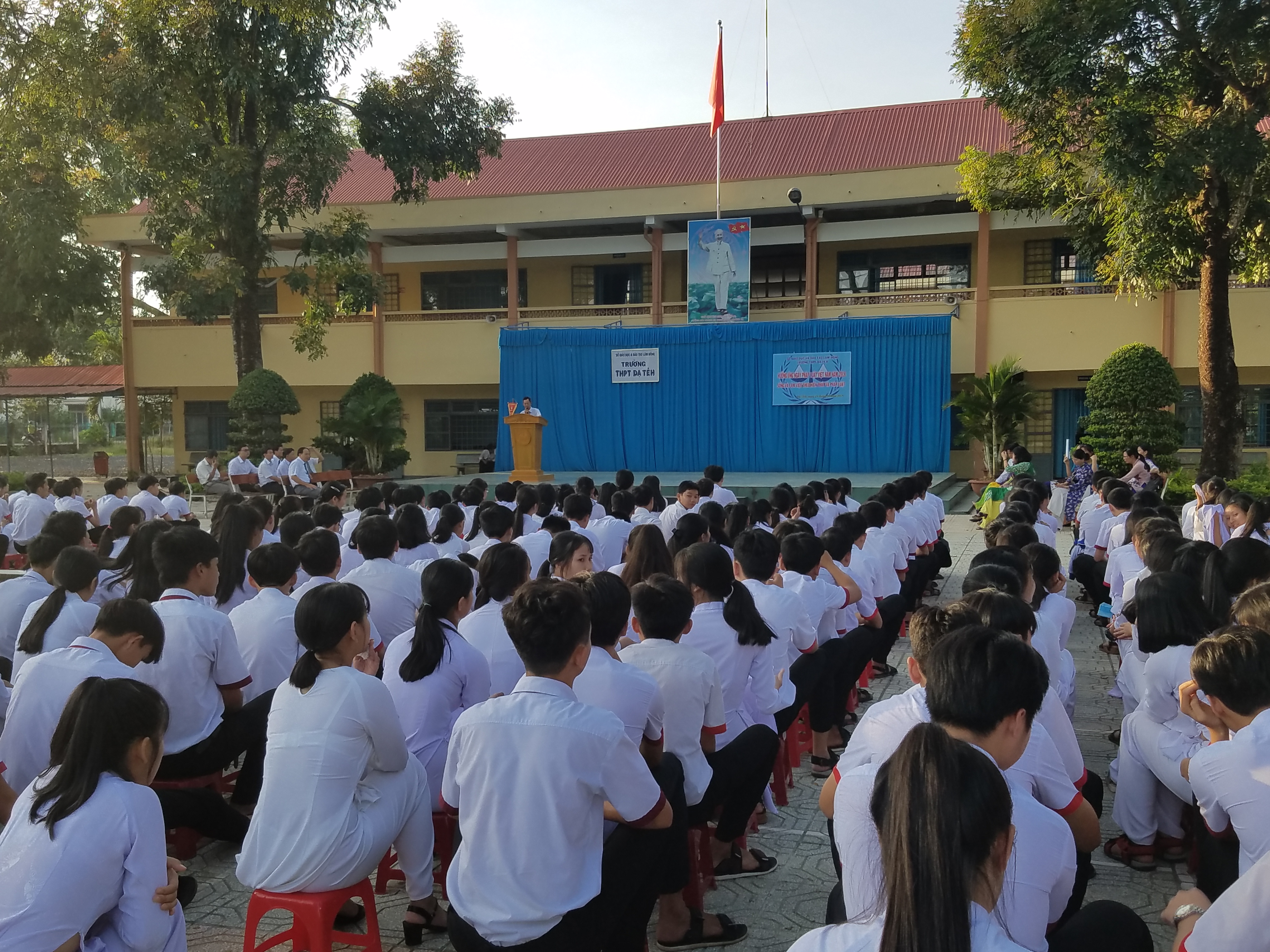 Tích cực hưởng ứng Ngày Pháp luật nước Cộng hòa xã hội chủ nghĩa Việt Nam