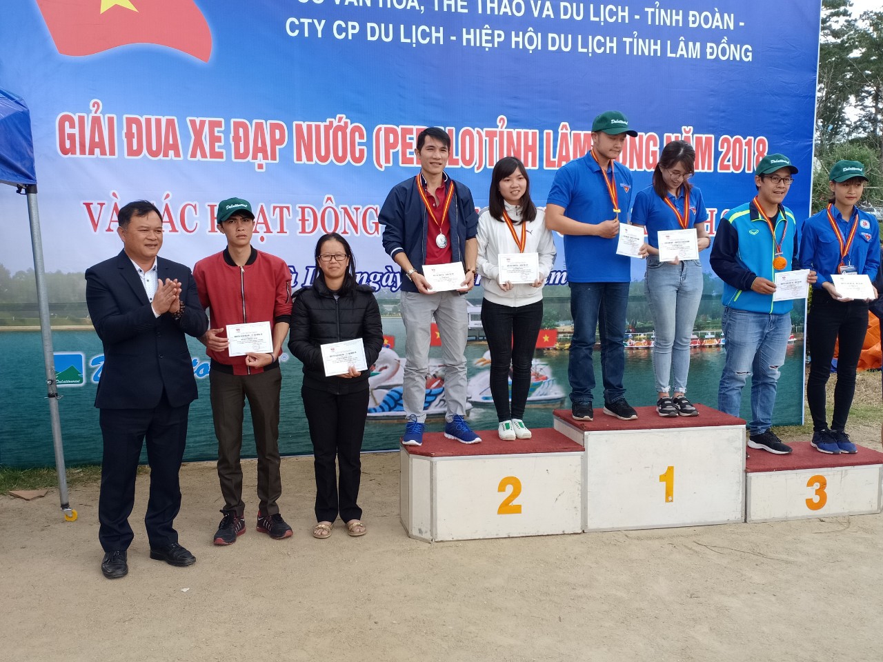 Công đoàn cơ quan Sở Giáo dục và Đào tạo Lâm Đồng tham gia các hoạt động chào mừng Quốc khánh 2/9