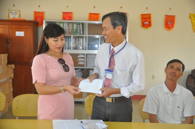 Chương trình “Chăm lo đời sống cho cán bộ, nhà giáo, người lao động”