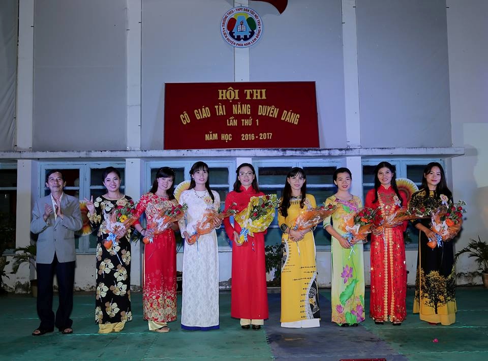 Công đoàn Trường THCS-THPT DTNT liên huyện phía Nam tổ chức  Hội thi “Cô giáo tài năng duyên dáng”
