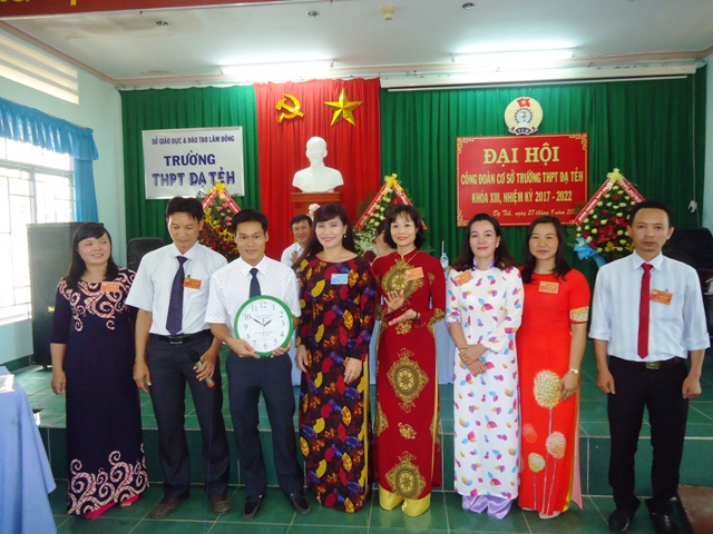 Công đoàn cơ sở Trường THPT Đạ Tẻh tổ chức thành công đại hội khóa XIII, nhiệm kì 2017-2022.