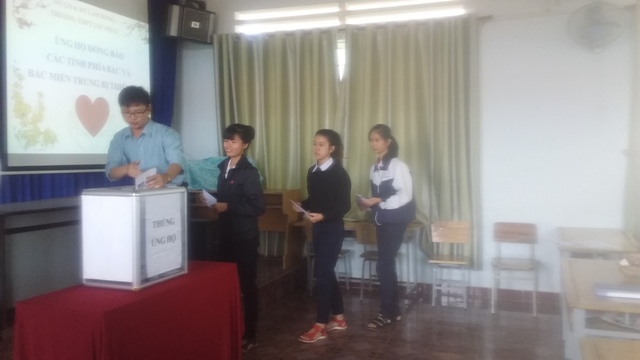 CĐCS trường THPT Lộc Phát phối hợp chính quyền quyên góp ủng hộ nhân dân các tỉnh vùng lũ Miền Trung bị thiệt hại do cơn bão số 10 